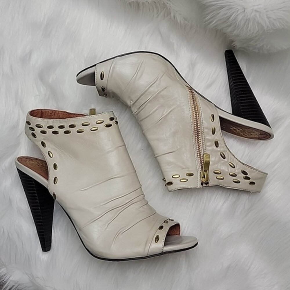 VINCE CAMUTO Barley AVO Nappa Leather Open Toe Studded Zip Up Western Bootie 9.5